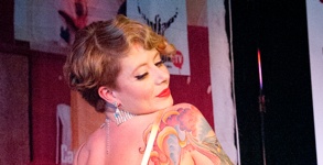 Finger waves for Miss Pinup Australia